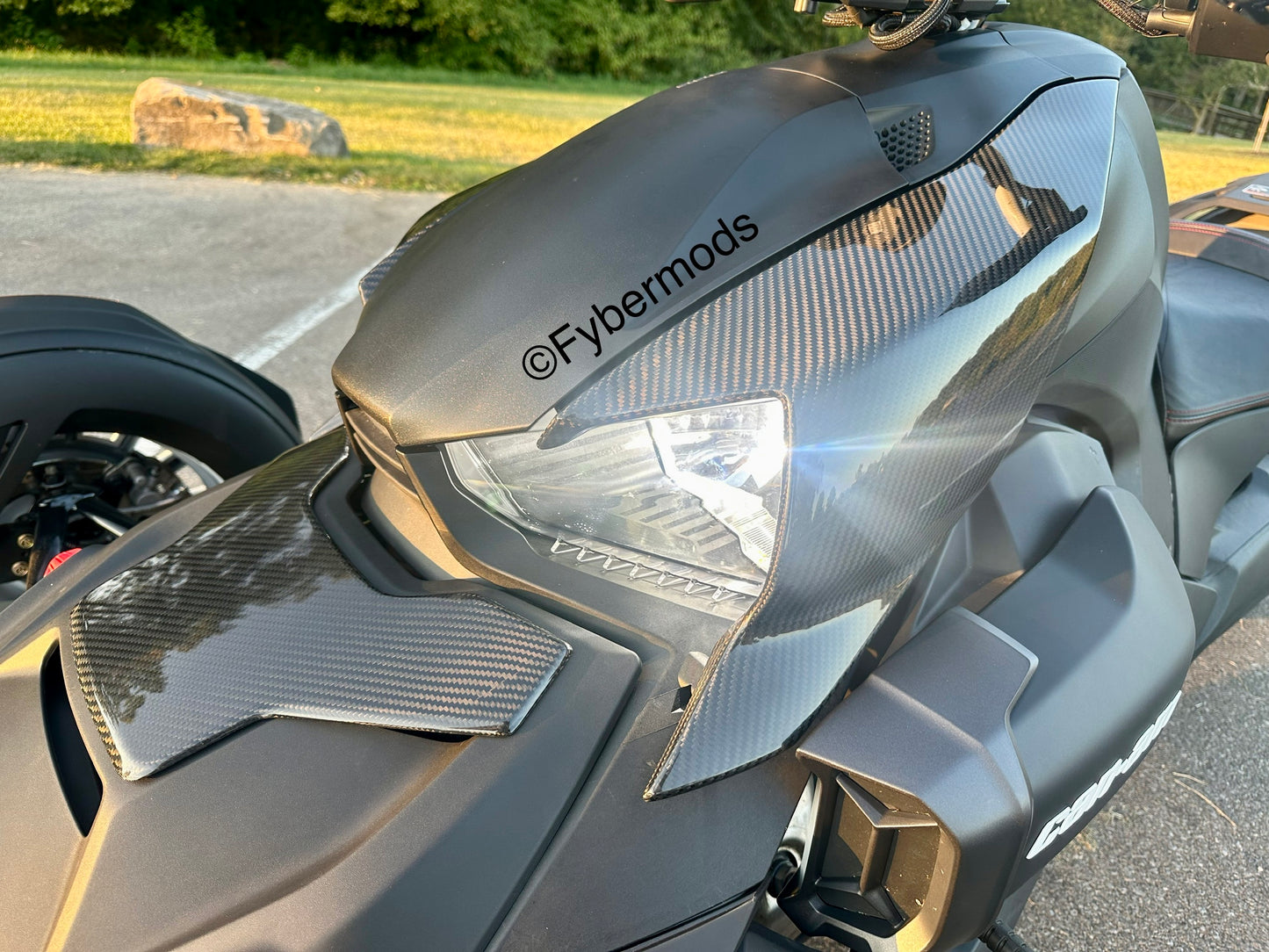 Ryker Hood Accent - 3K Carbon Fiber Twill Weave